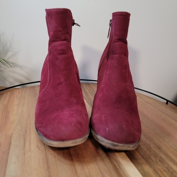 Breckellle's Wine / Maroon Colored Heather Ankle Booties vegan Size 8.5 - Picture 8 of 16